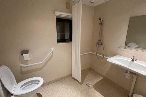 Salle de bain PMR